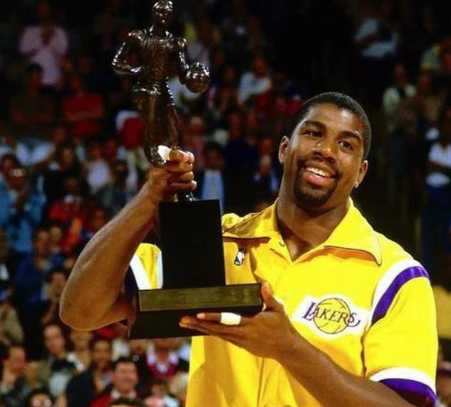 着亮眼表现 着亮眼表现